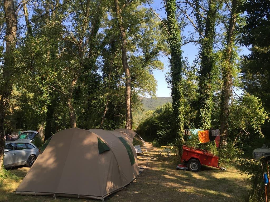 Pitch - Camping Pitch Without Electricity, In The Ramière (1 Vehicle + 1 Tent Or 1 Trailertent) - Camping Les Chapelains
