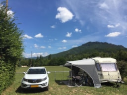 Pitch - Camping Pitch With Electricity, View On Mount Cresta (1 Vehicle + 1 Tent Or 1 Caravan) - Camping Les Chapelains