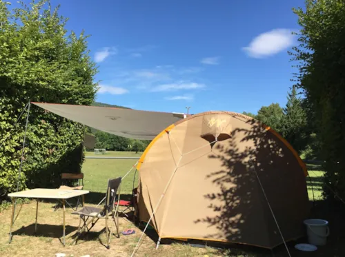 Stellplatz - Campingplatz Blick Auf Cresta Berg (1 Fahrzeug + 1 Zelt Oder 1 Wohnwagen) - image n°1 - Camping Les Chapelains