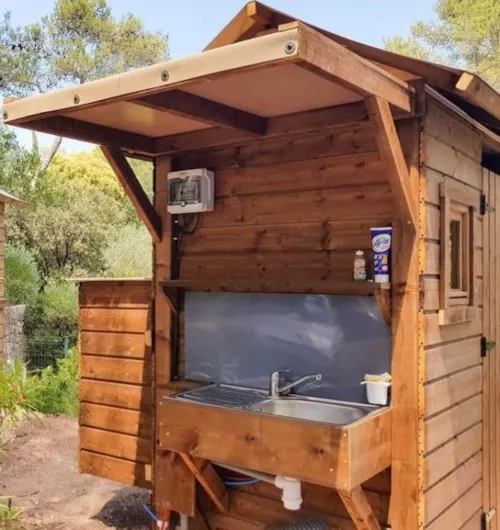 Pitch - Premium Camping Pitch 80M² With Private Sanitary (1 Vehicle + 1 Tent Or 1 Caravan) - image n°3 - Camping Les Chapelains