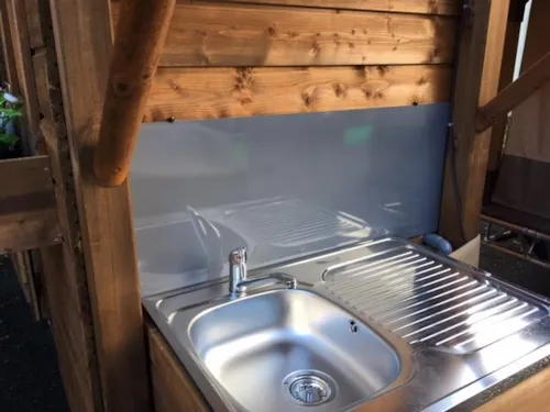Pitch - Premium Camping Pitch 80M² With Private Sanitary (1 Vehicle + 1 Tent Or 1 Caravan) - image n°4 - Camping Les Chapelains