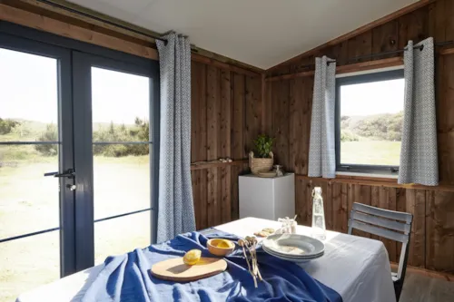 Mietunterkunft - Chalet Petit'home | 2 Schlafzimmer - image n°9 - Camping Les Chapelains