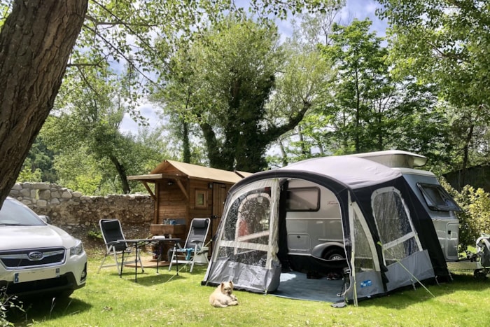 Premium Camping Pitch With Private Sanitary (1 Vehicle + 1 Tent Or 1 Caravan)