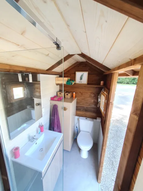 Pitch - Premium Camping Pitch 80M² With Private Sanitary (1 Vehicle + 1 Tent Or 1 Caravan) - image n°5 - Camping Les Chapelains