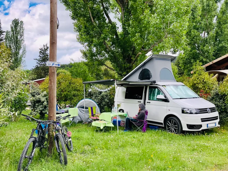 Emplacement Van Aménagé Hauteur <2M