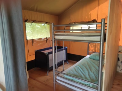 GP2 Tente safari Greenlodge with private sanitair