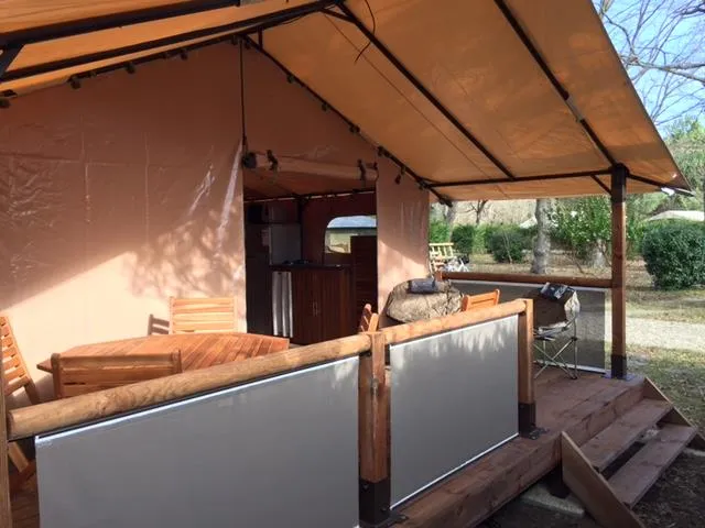 Lodge Victoria Avec Utilisation Des Sanitaires Et Éviers Du Camping