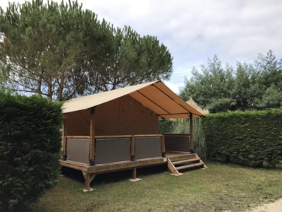 Lodge VICTORIA without toilet blocks