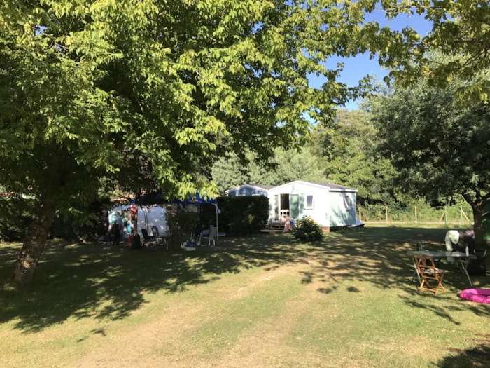 Emplacement Camping-Car Sans Électricité