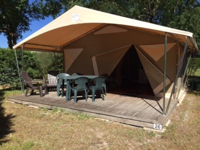 Lodge CANADA without toilet blocks