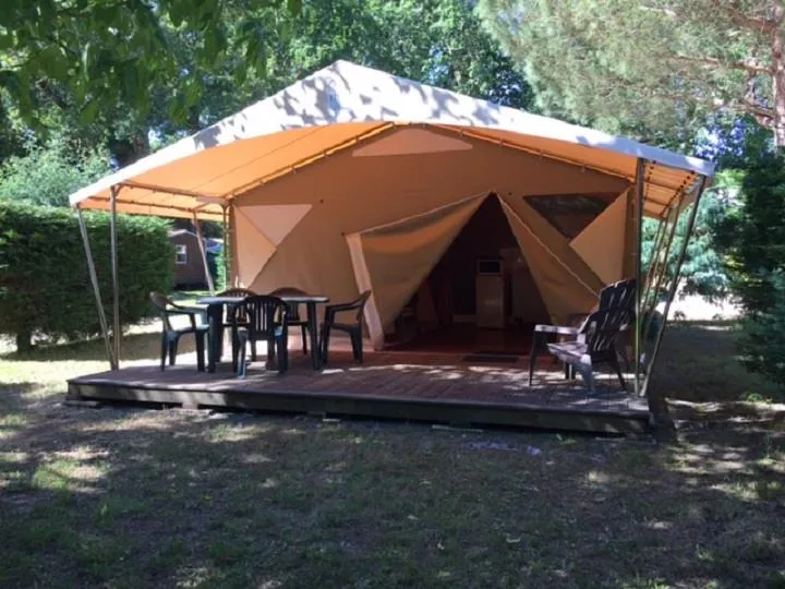 Huuraccommodatie(s) - Lodge Canada Zonder Privé Sanitair - Camping Ushuaïa Villages La Chesnays