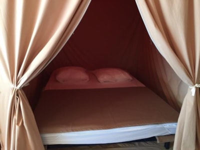 Lodge CANADA without toilet blocks
