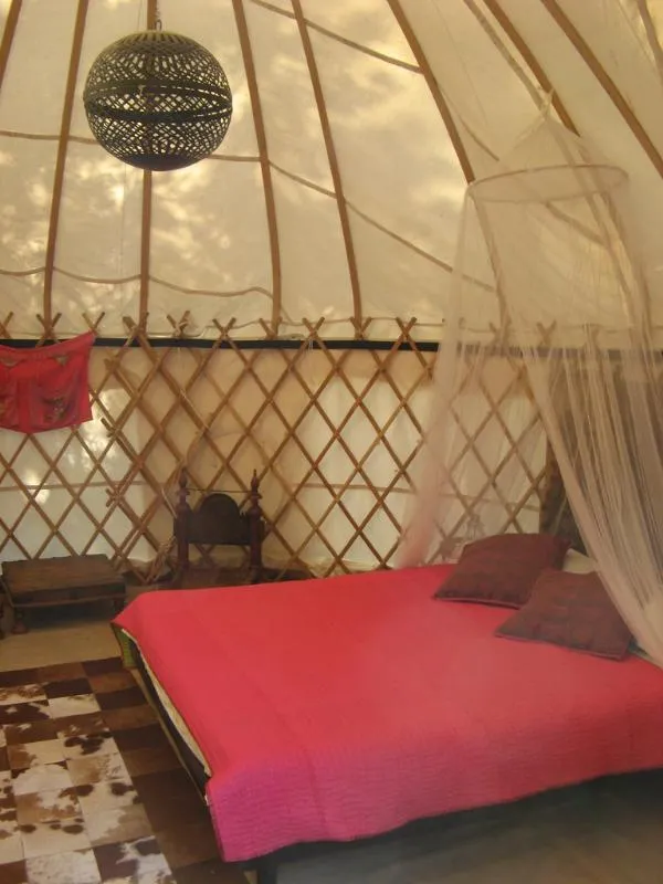 Yourte 2 Adultes + 2 Enfants-  Sanitaire Collectif