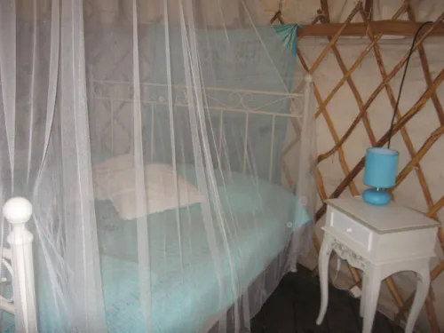 Mietunterkunft - Romantic Mongolian Yurt - Ohne Sanitäranlagen - image n°3 - Camping Mille Etoiles