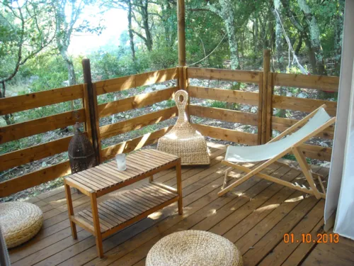 Mietunterkunft - Zelt Auf Stelzen (Gemeinsame Sanitäranlagen, Max. 6 Erwachsene) - image n°4 - Camping Mille Etoiles