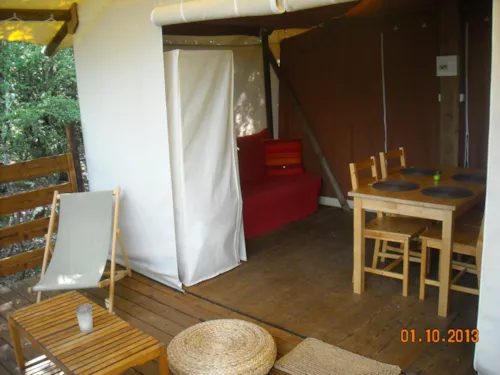 Mietunterkunft - Zelt Auf Stelzen (Gemeinsame Sanitäranlagen, Max. 6 Erwachsene) - image n°8 - Camping Mille Etoiles