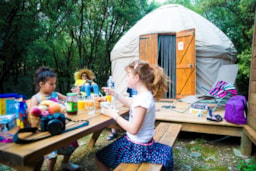 Location - Yourte 2 Adultes + 2 Enfants-  Sanitaire Collectif - Camping Mille Etoiles