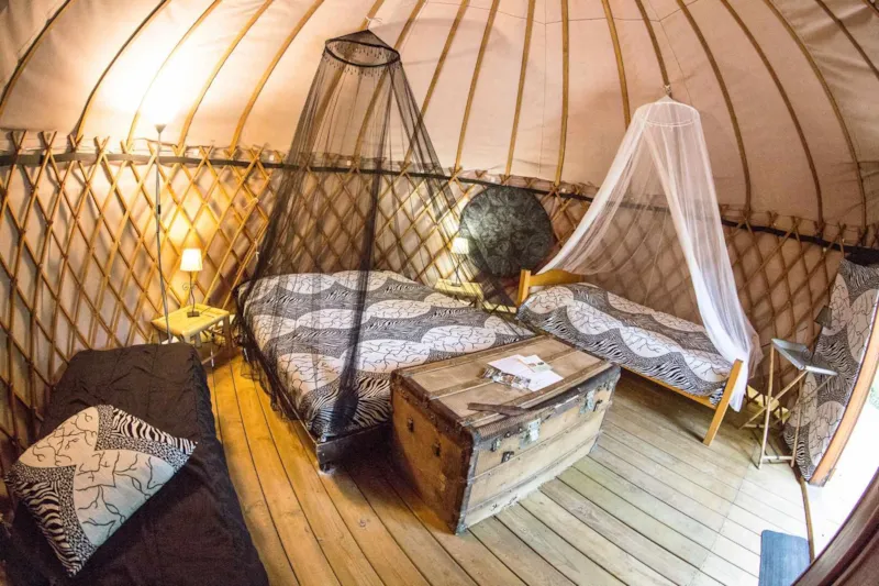 Yourte 2 Adultes + 2 Enfants-  Sanitaire Collectif