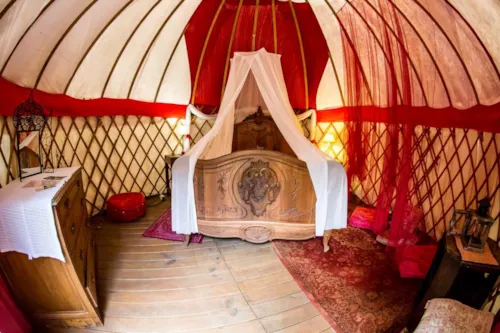 Mietunterkunft - Romantic Mongolian Yurt - Ohne Sanitäranlagen - image n°7 - Camping Mille Etoiles