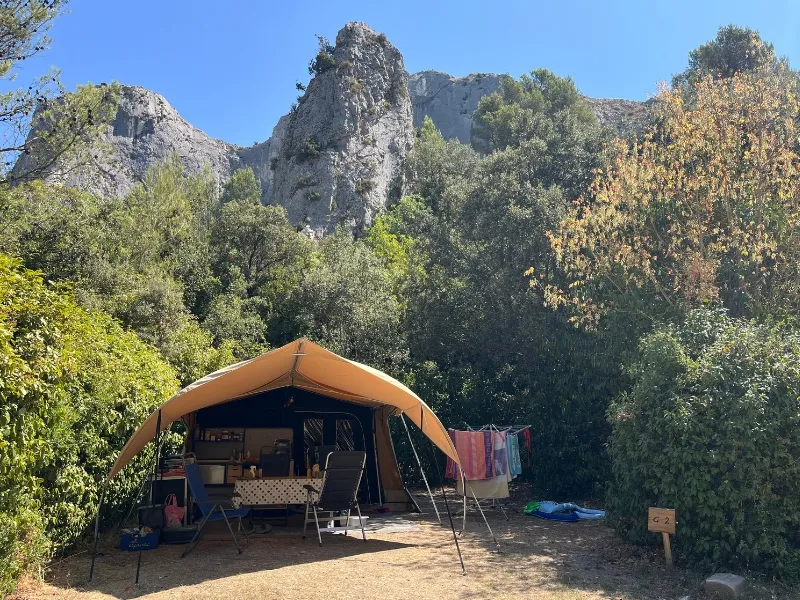 Emplacement - Emplacement Nature Medium Pour Tente/Van <6M  (Sans Électricité) - Camping La Vallée Heureuse