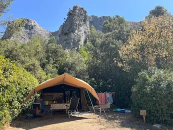 Stellplatz - Stellplatz Medium Für Zelt/Van <6M (Ohne Strom) - Camping La Vallée Heureuse
