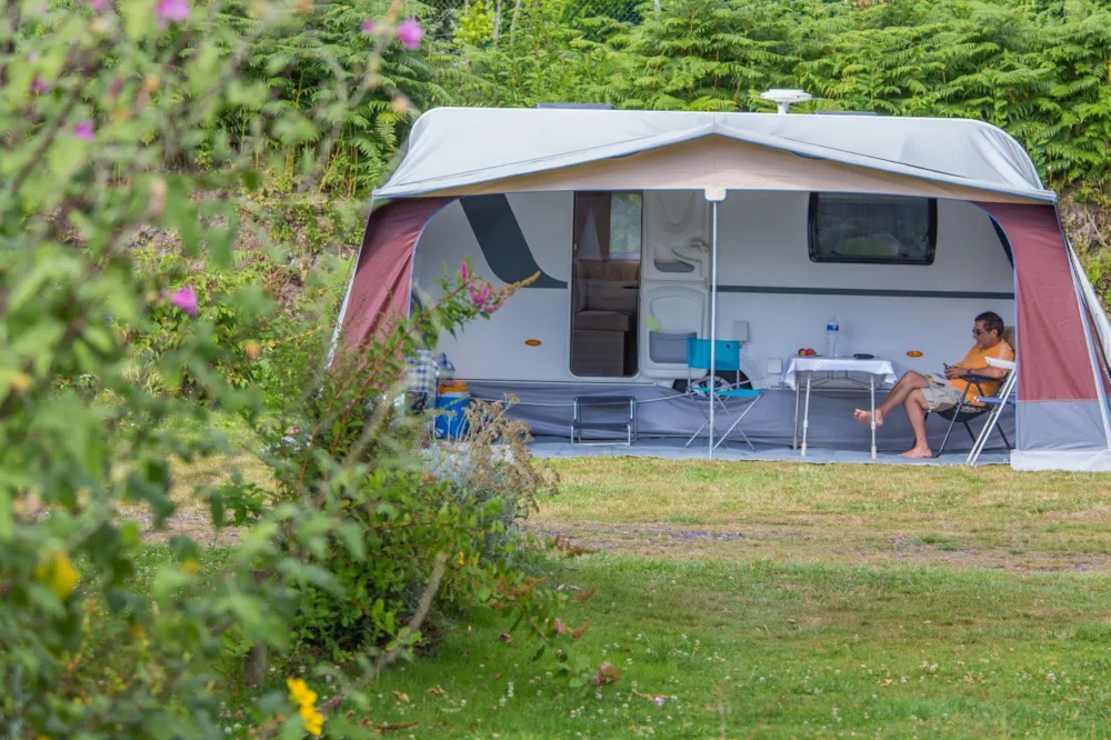 Stellplatz - Campingplätze Luxeriös Xl (Campingplätze + Fahrzeug + Strom 10 Ampere.) - Sites et Paysages AU GRÉ DES VENTS
