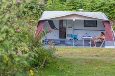 XL Luxury Camping Pitch (Pitch + vehicle + electricity 10 amp.)