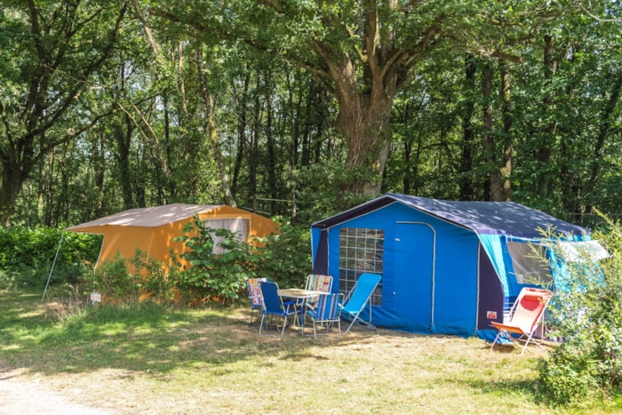 Emplacement Confort (Emplacement + Véhicule + Électricité 6 Amp.)