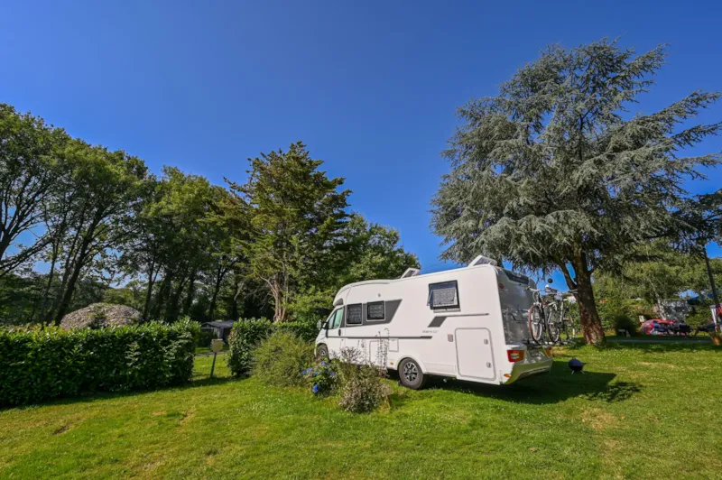 Emplacement Privilège Xl (Emplacement + Véhicule + Électricité 10 Amp.)