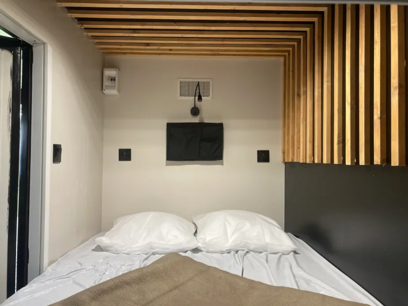 Cabane Insolite Confort "Le Garagiste" - 1 Ch. - Sans Sanitaires