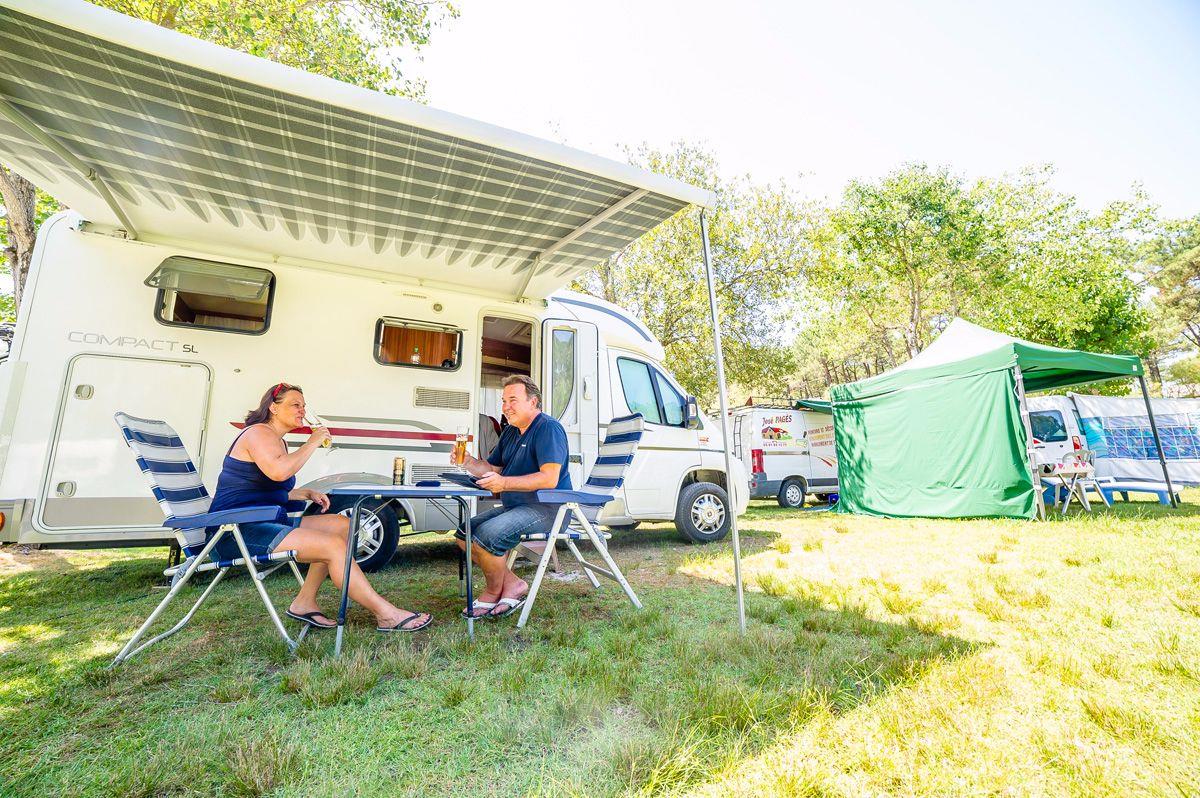 Forfait : Camping-Car + Électricité 10A