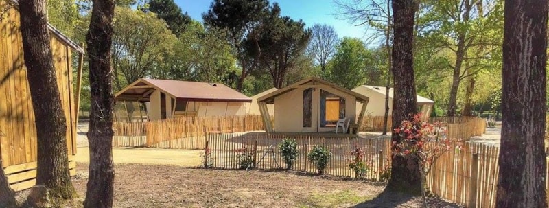 Wooden and canvas Tent NATURE Comfort 30m² - 2 bedrooms + sheltered terrace + Sink without toilet blocks 4 Ppl.