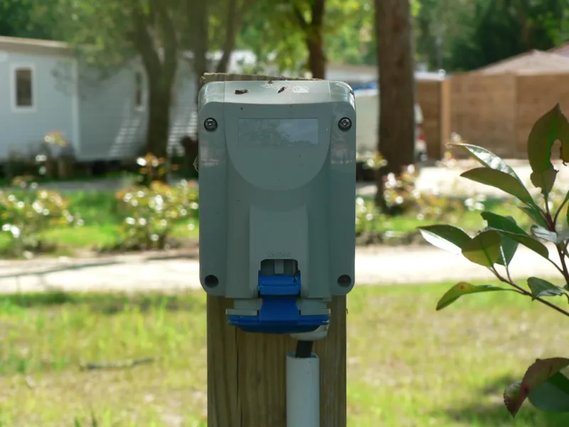 Forfait Confort (1 Tente, Caravane Ou Camping-Car / 1 Voiture / Électricité 20A)