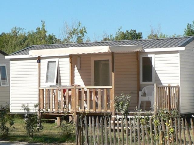 Mobile-home CONFORT+ TV 26m² - 2 bedrooms + Half-covered terrace 4/6 Ppl.