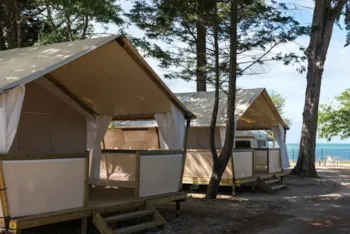 Mietunterkunft - Lodge Komfort 2 Zimmer - Camping Bel Air Village Platin-Redoute