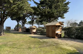 Stellplatz - Le Platin - Individuelle Sanitärpauschale Premium - Flower Camping  Village Platin-Redoute