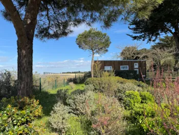 Mietunterkunft - Le Platin - Karlotte Meerblick Premium 23M² -2 Zi -Terrasse -Tv -Clim - Plancha- Mit Sanitäranlagen - - Flower Camping  Village Platin-Redoute