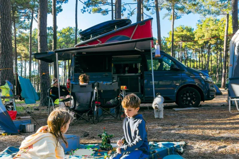 Emplacement Avec Électricité / D