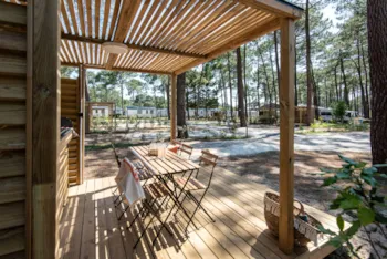 Stellplatz - Signature Stellplatz Mit Ausgestatteter Terrasse / D - Camping Club Médoc Plage - MS Vacances 