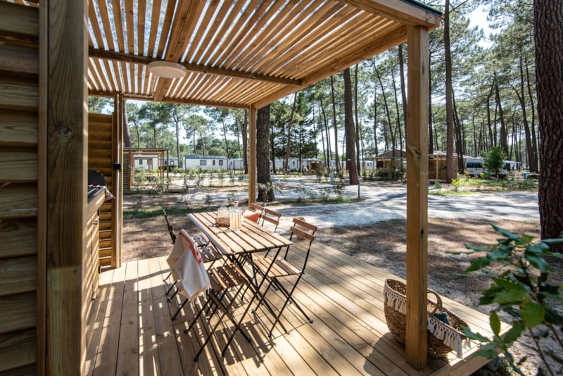 SIGNATURE Stellplatz mit ausgestatteter Terrasse / D