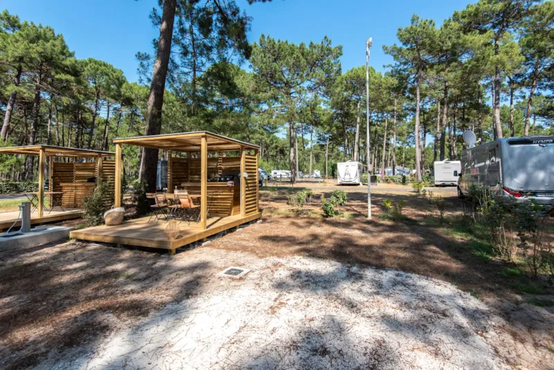 Emplacement Signature Avec Terrasse Équipée / D