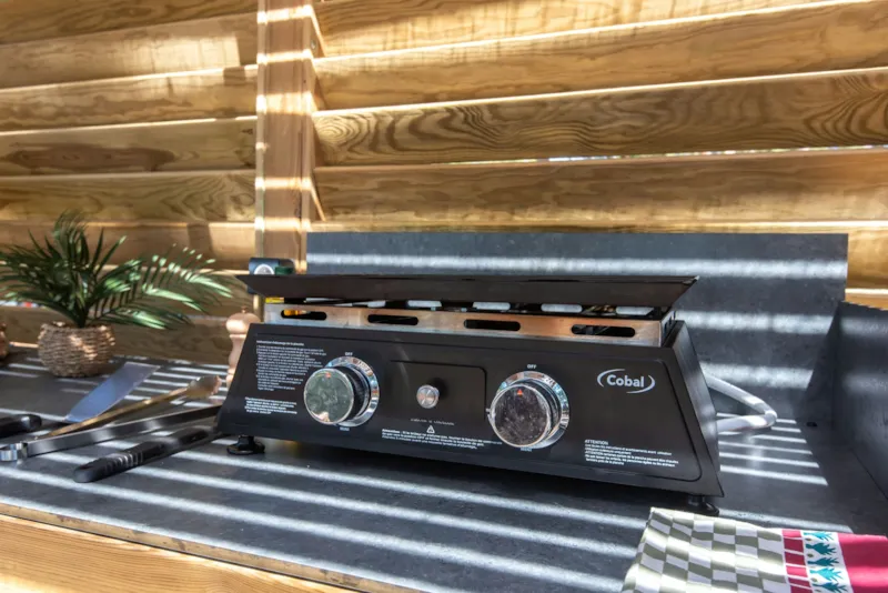 Emplacement Signature Avec Terrasse Équipée / D