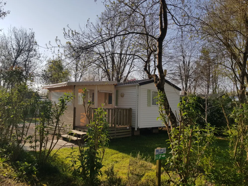 Location - "Vénus"  + Terrasse Couverte Et Fermée - Camping Fleurs des Champs