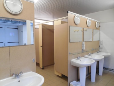 Nature Pitch  - tent, caravan or motorhome >100m² - 4pax max — 6