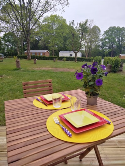 Nature Pitch  - tent, caravan or motorhome >100m² - 4pax max — 8