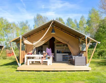 Mietunterkunft - Estrella Or Paradis Extra Komfortables Nomad Zelt Hutten 35M2 - 6 Personen - Camping Ecologique le Lac O Fées
