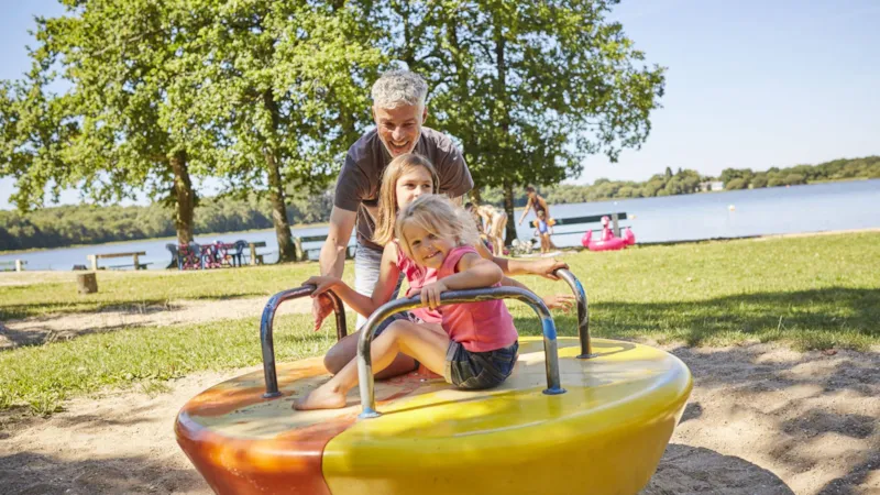 Emplacement Nature Camping Tente, Caravane, Camping Car - Surface >100M² Maxi 4 Pers