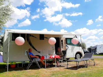 Stellplatz - Stellplatz Wohnmobil Xl 150M² - Kompas Camping Nieuwpoort