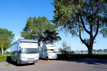 Stellplatz - Stellplatz Wohnmobil Ijzer - Kompas Camping Nieuwpoort
