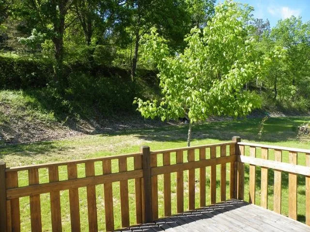 Locatif Bois Avec Terrasse Couverte -  Climatisation
